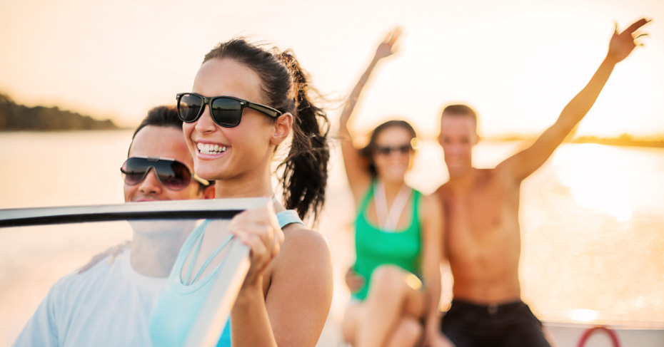One day cruise to bahamas boat excursions with Flights to bahamas and staniel cay for swimming with pigs bahamas on a flight from Florida to Bahamas. The ultimate one day cruise from Miami with BahamasAirTours.