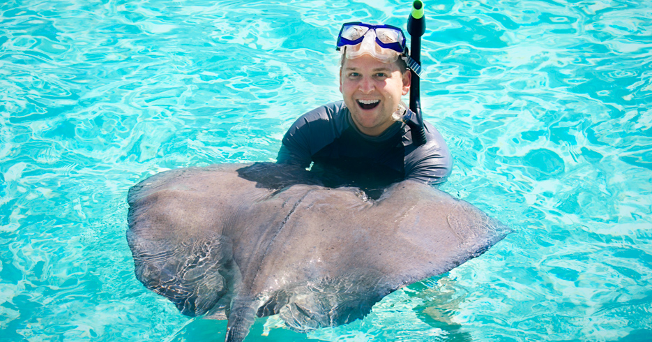 Best snorkeling in Bahamas. Discover the best Bahamas Snorkeling locations on your Bahamas Tour or Bahamas Day Trip from Florida with Bahamas Air Tours. Visit the stingrays at Green Turtle Cay.