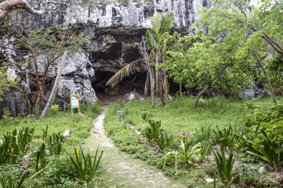 MIami to Eleuthera flights with Bahamas Air Tours. Discover the Preachers Cave on Eleuthera Island.