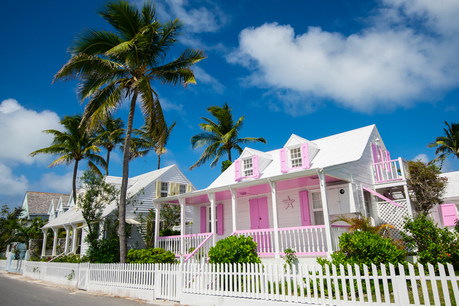 Harbour Island Bahamas on Eleuthera Island. Discover Dunmore Town with Bahamas Air Tours and flights to North Eleuthera.