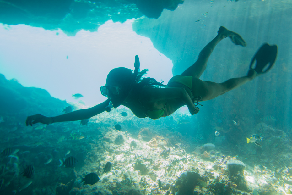 Nassau Cruise Excursions to Exuma on a Staniel Cay Day Tour by plane with Bahamas Air Tours to the famous Thunderball Grotto