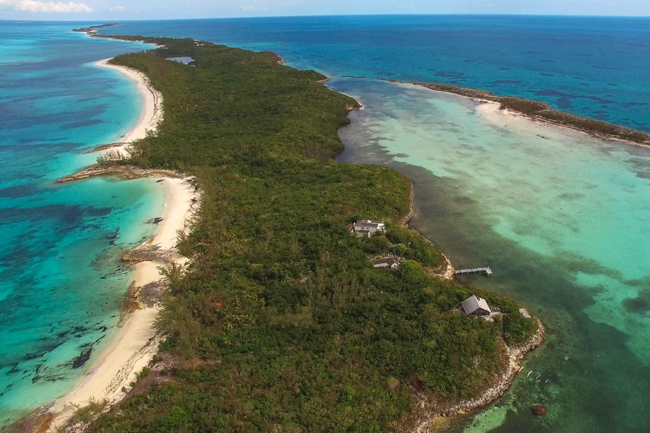 Nassau Day Trips to Rose Island Nassau New Providence Bahamas. Rose Island is another beuatiful place to visit like the Exuma Dau Trips, enjoy rose island boat tours from Nassau and Nassau Cruise Port
