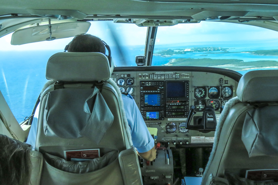 Trip to bahamas from miami florida with Bahamas Air Tours. Fly from Miami to Bahamas on a day trip miami to bahamas flight excursion to Exuma Bahamas and the Bahamas Swimming Pigs at Pig Beach Bahamas Exuma.