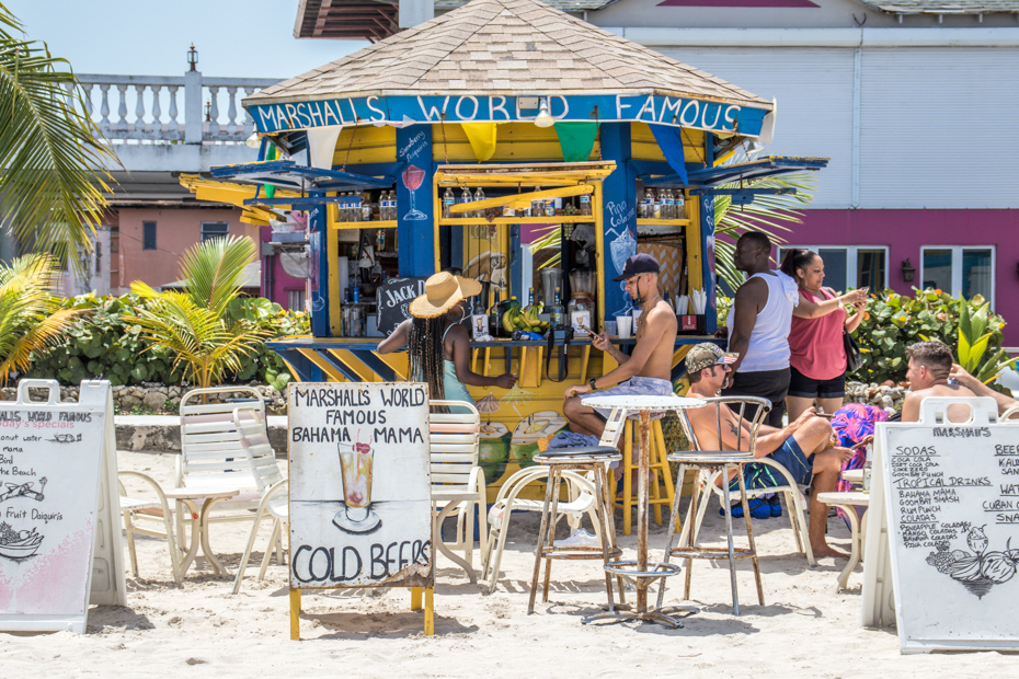 Read about what to do in Nassau for one day in the Bahamas! Bahamas vacation packages with Bahamas Air Tours will take you there!