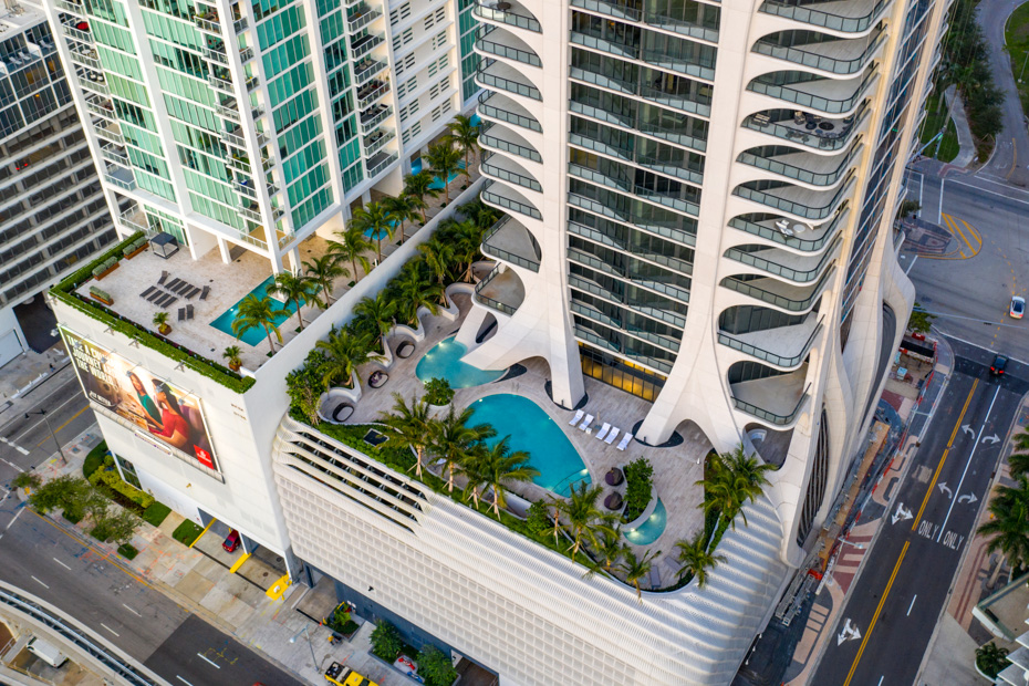 Where to Stay in Miami Brickell Avenue, the central location with the best places to stay in Miami Florida. One Thousand Museum Downtown Miami FL.