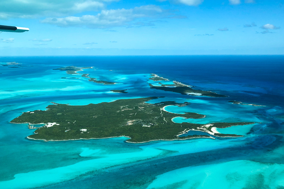 Nassau to Staniel Cay flights with Bahamas Air Tours. Fly over the stunning Bahamas Exuma Cays. These stunning islands are best reached with Staniel Cay Flights.