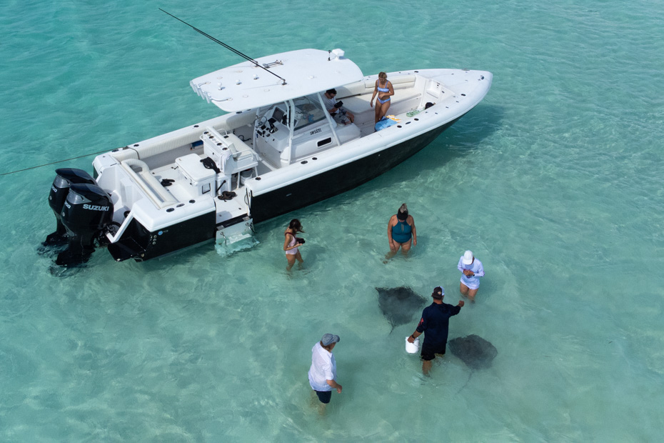 Swim with stingrays on this unique Miami to Eleuthera Bahamas Day Tour by plane with Bahamas Air Tours.
