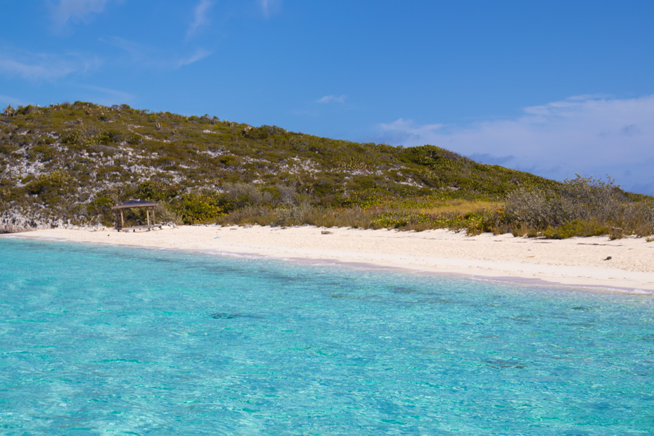 Florida to Bahamas Day Trips by plane with Bahamas Air Tours.