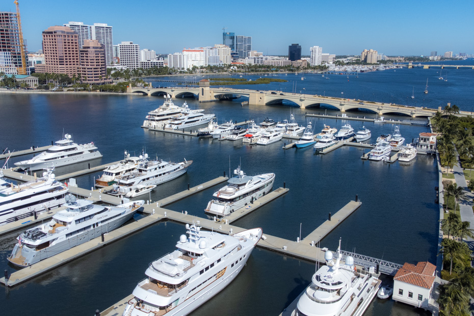 Cruise around Palm Beach Island with a Yacht Charter out of West Palm Beach Marina, Palm Beach Island.