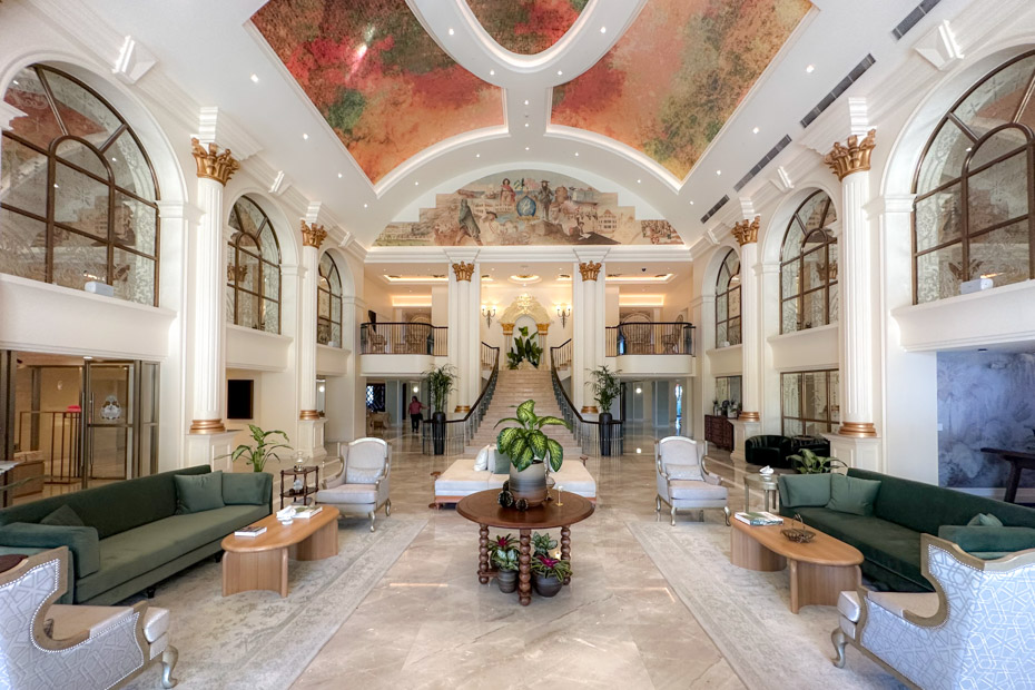 British Colonial Nassau Resorts is a newly renovated beach resort in downtown Nassau Bahamas with private beach access. Ideally located in the Nassau Old Town historical district